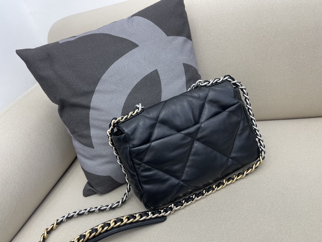 Lambskin 19 Handbag Flap Bag AS1160 Black